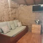 Ninho Do Corvo Da Urgueira *