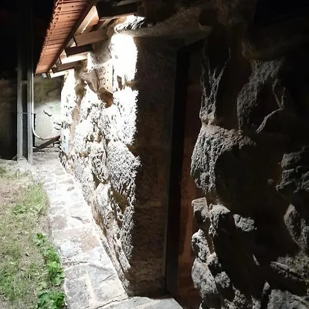 Ninho Do Corvo Da Urgueira Alpehytte *