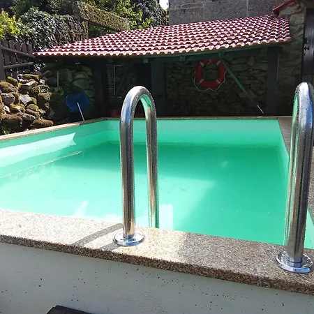 Ninho Do Corvo Da Urgueira Domek alpejski *