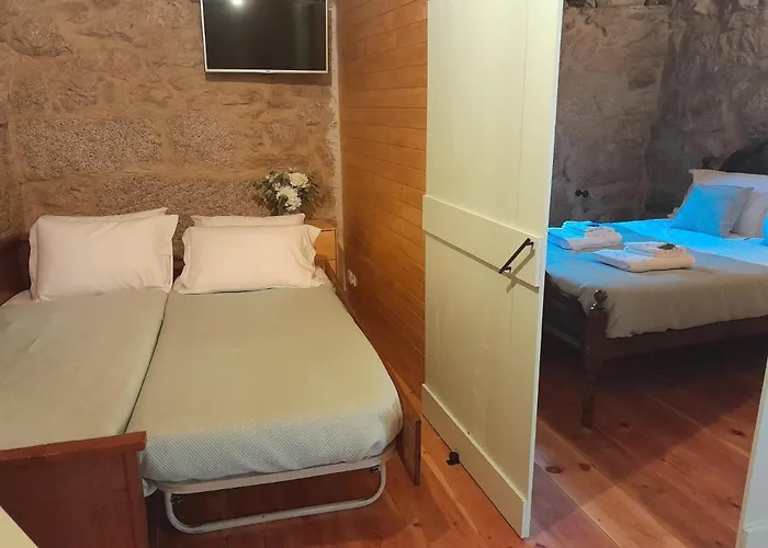 Ninho Do Corvo Da Urgueira